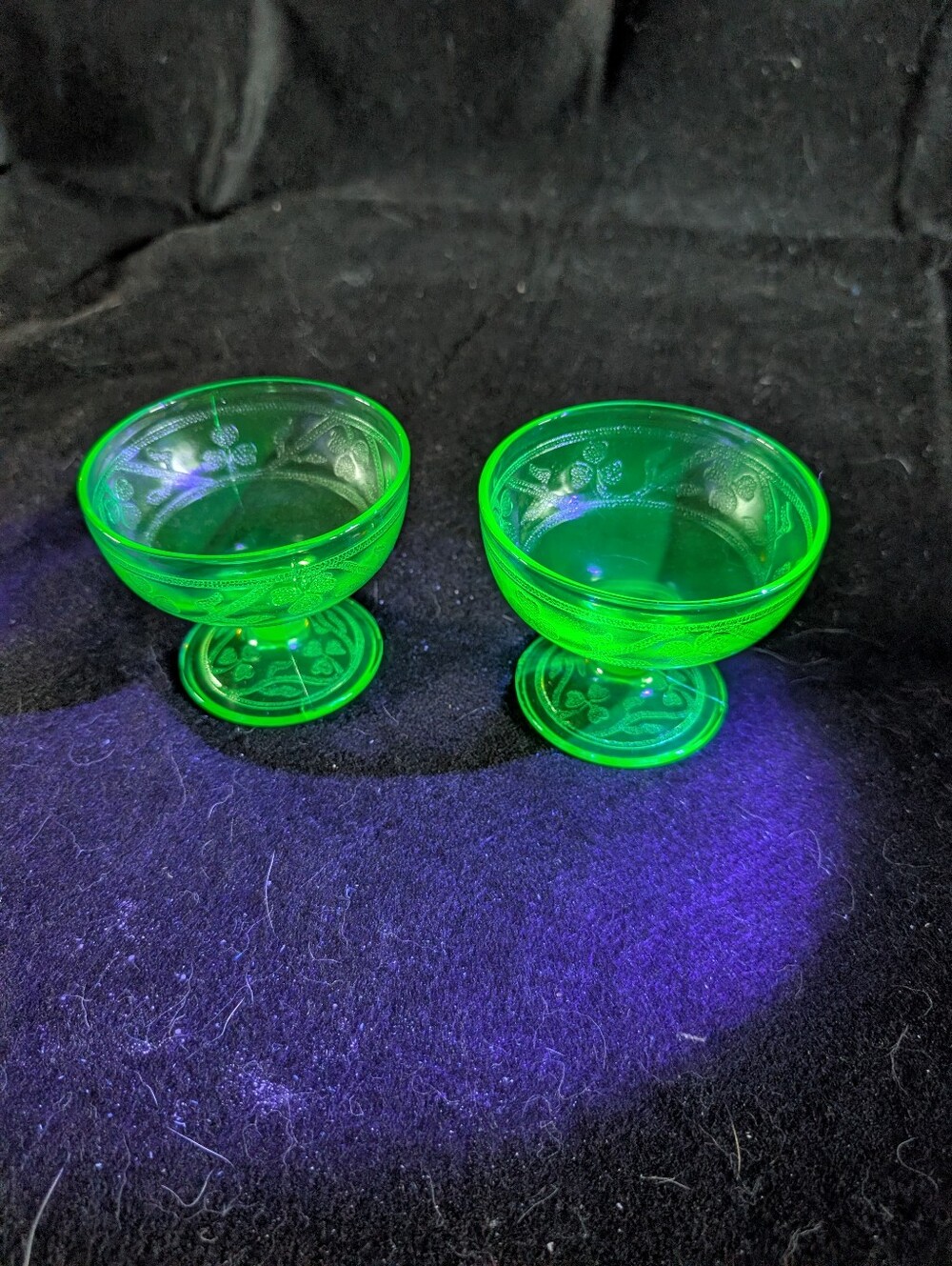2/100$ Vintage Green Glass Dessert Cups